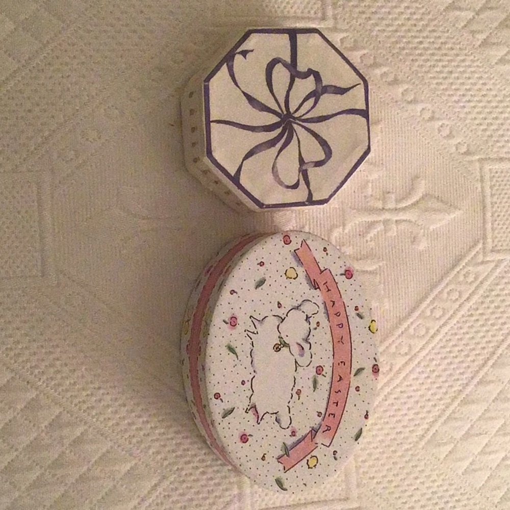 EASTER & BIRTHDAY!! -- BRAND NEW PAIR OF SMALL GIFT BOXES---DELIGHTFUL KEEPSAKES
